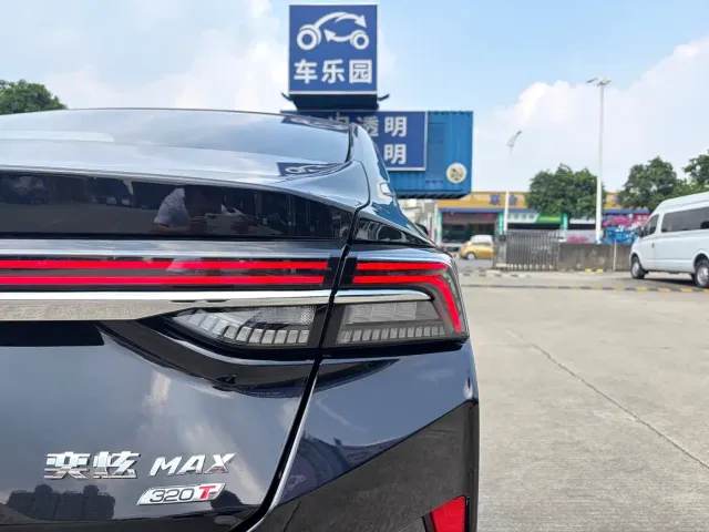 Dongfeng Yixuan MAX — Фото автомобиля 12