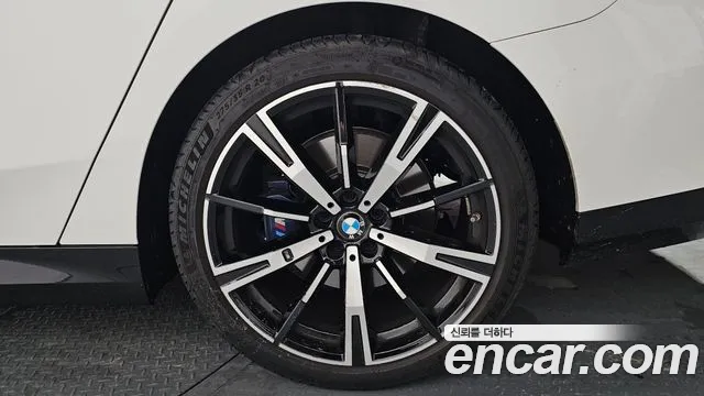 BMW 5-Series 5 серия (G60) 530i xDrive M Sport — Фото автомобиля 17