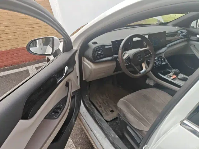 BYD Qin PLUS — Фото автомобиля 12