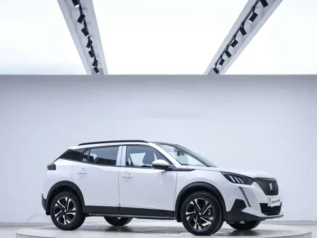 Peugeot 2008 — Фото автомобиля 2