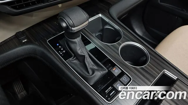 Toyota Sienna — Фото автомобиля 9