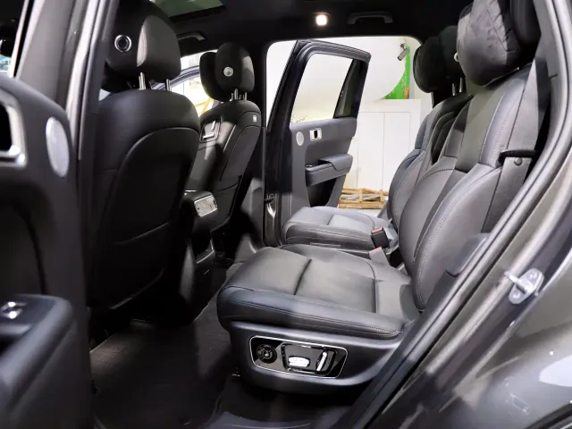 Li Auto L8 — Фото автомобиля 15
