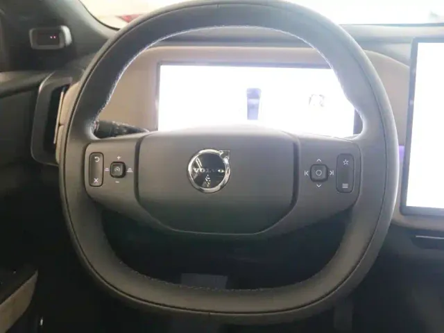 Volvo XC70 Plug-in Hybrid — Фото автомобиля 6