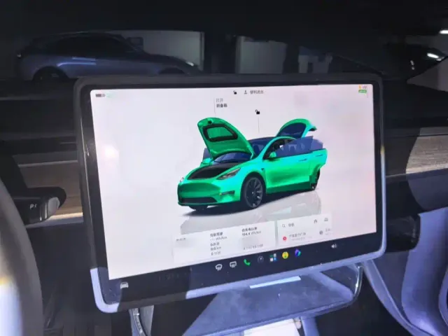 Tesla Model Y — Фото автомобиля 3