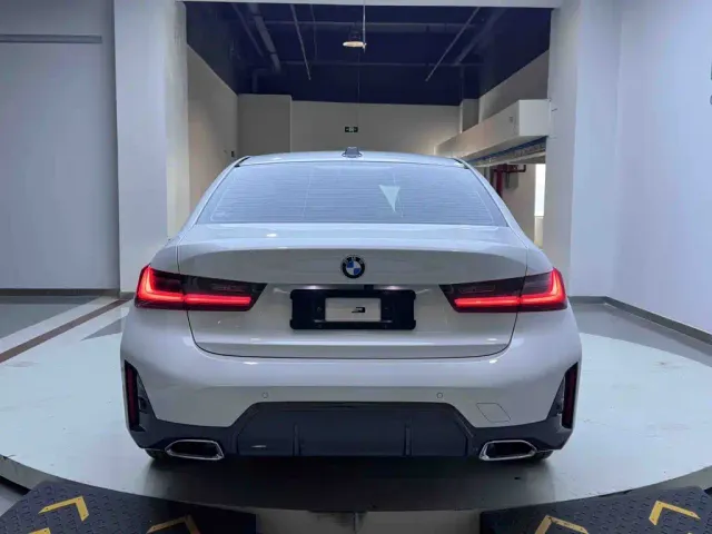 BMW 3 Series — Фото автомобиля 5