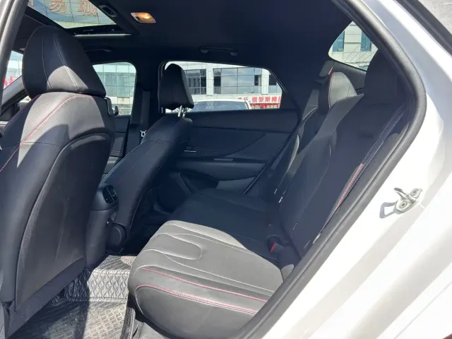 Hyundai Elantra — Фото автомобиля 6
