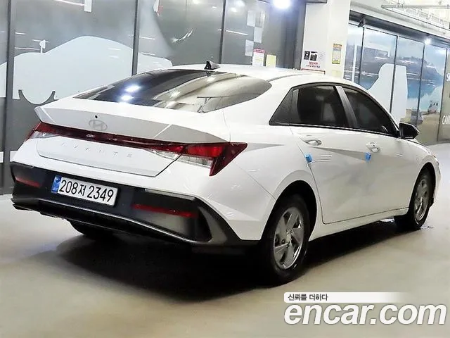 Hyundai Avante CN7 — Фото автомобиля 4