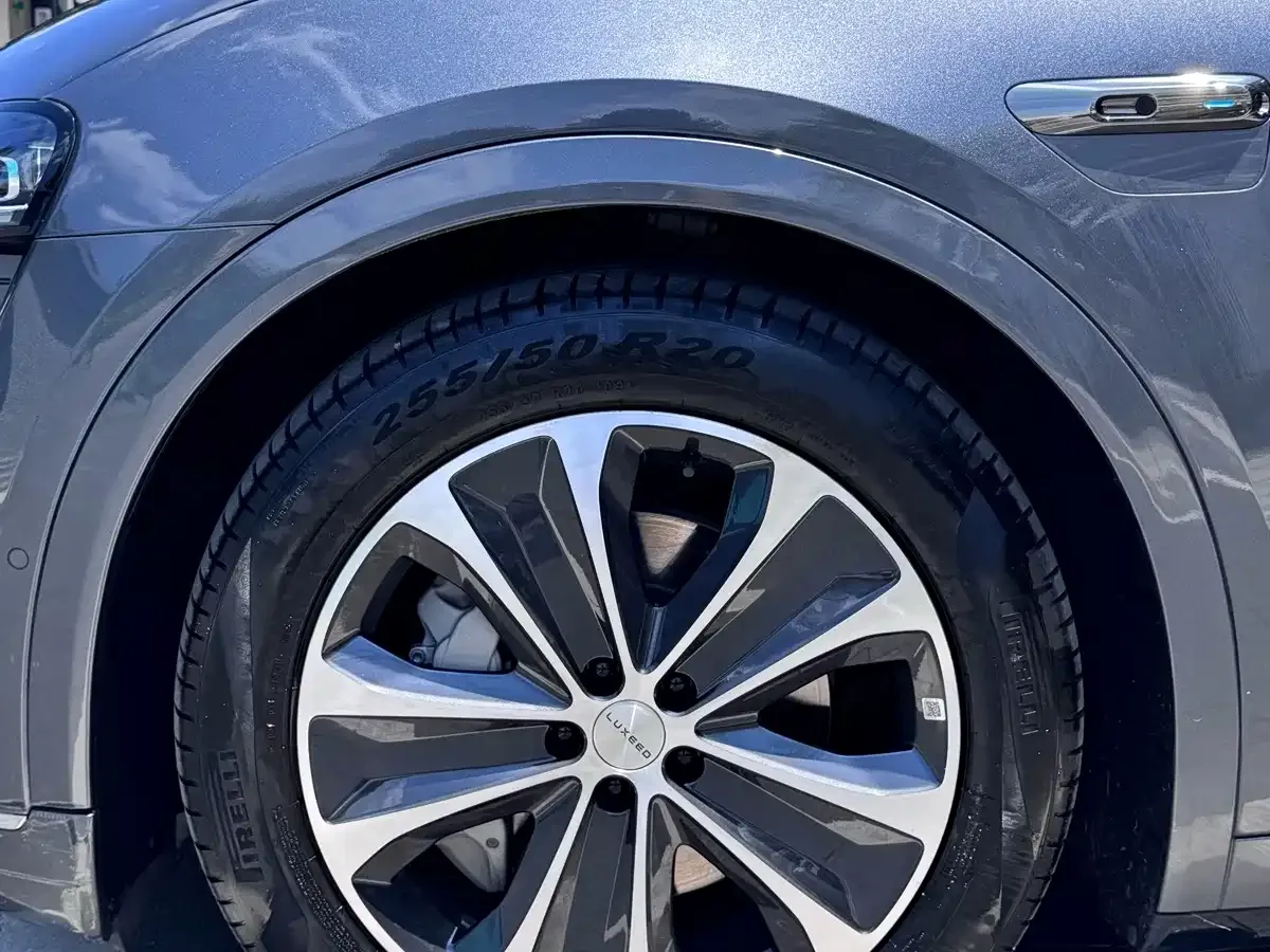 Zhijie Luxeed R7 2025 Extended Range 251km Pro — Фото автомобиля 5