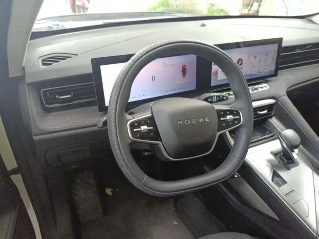 Roewe D5X DMH — Фото автомобиля 11