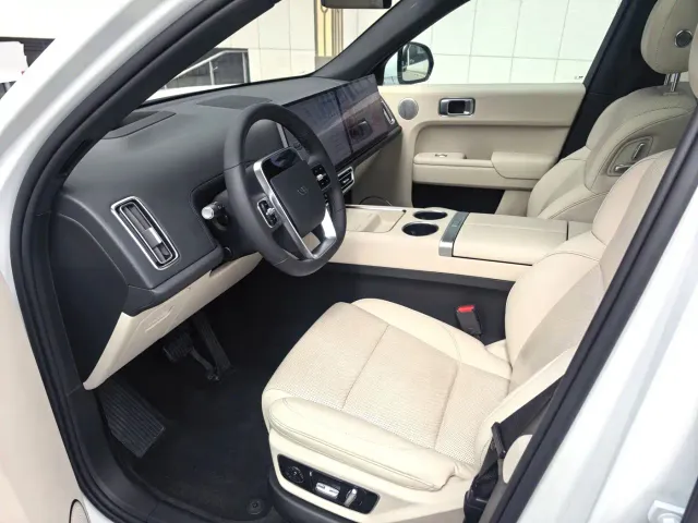 Li Auto L7 — Фото автомобиля 4