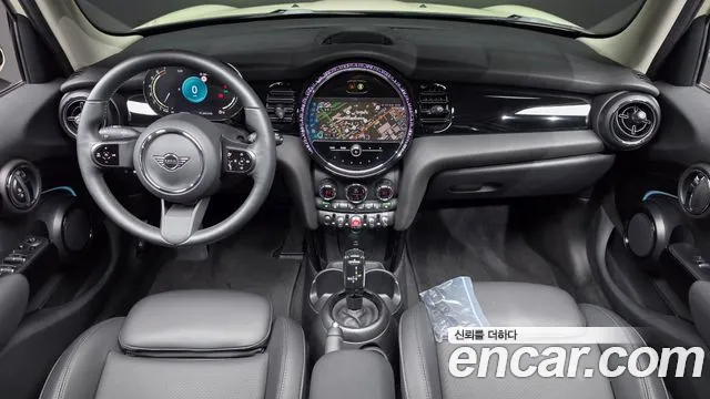Mini Cooper Cooper 5 дверей Classic Plus — Фото автомобиля 5