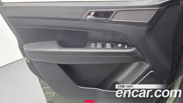 KG_Mobility_Ssangyong Rexton Новый Rexton Sport Khan Дизель 2.2 2WD — Фото автомобиля 24