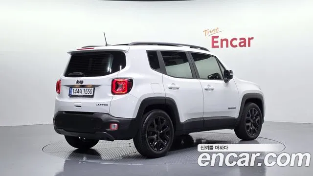 Jeep Renegade — Фото автомобиля 2
