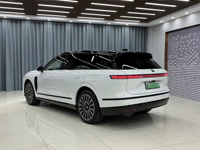Nio ES8 — Фото автомобиля 4