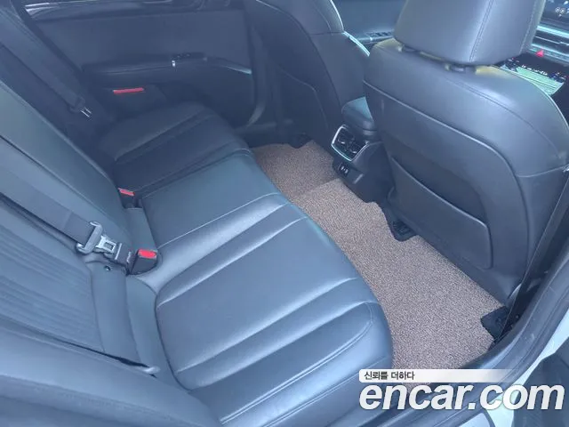 Hyundai Grandeur GN7 — Фото автомобиля 13