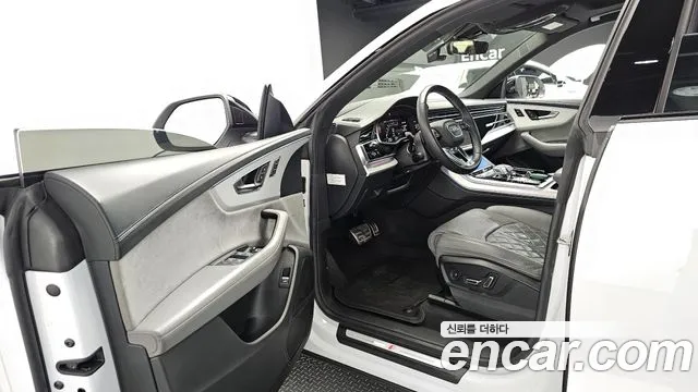 Audi Q8 55 TFSI quattro Premium — Фото автомобиля 11