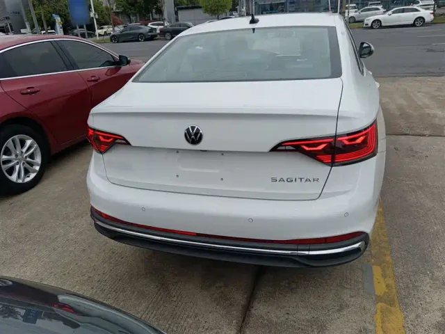 Volkswagen Sagitar — Фото автомобиля 5