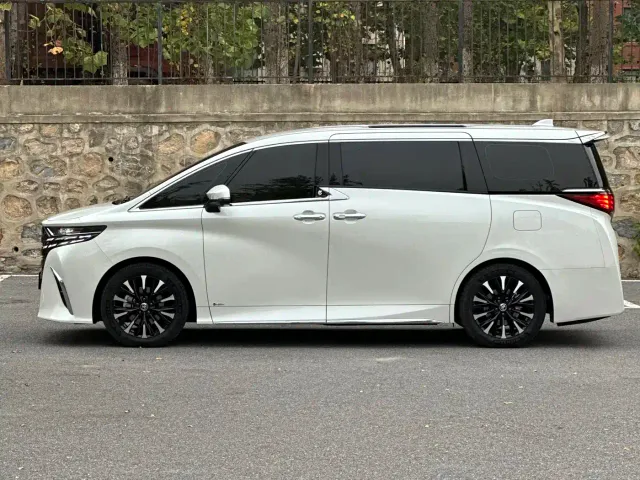 Toyota Alphard — Фото автомобиля 4