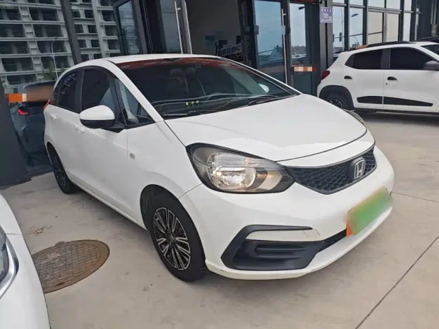 Honda Fit — Фото автомобиля 3