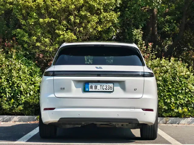 Li Auto L7 — Фото автомобиля 6