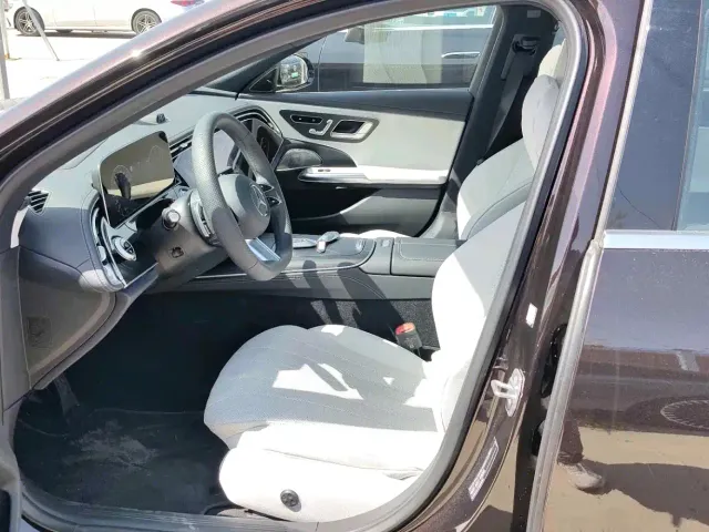 Mercedes-Benz E-Class — Фото автомобиля 3