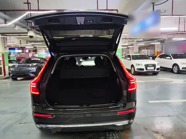 Volvo XC60 — Фото автомобиля 18