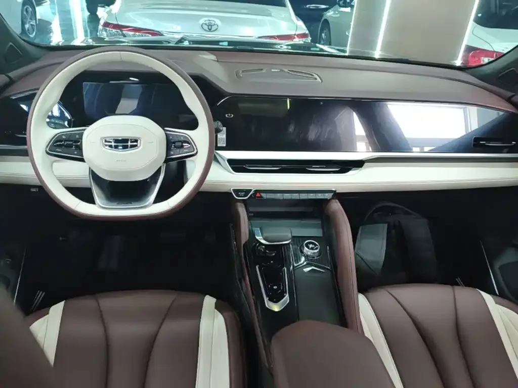 Geely Xingyue L 2024 Model 2.0TD High-Power Automatic 2WD Cloudrise Edition — Фото автомобиля 4
