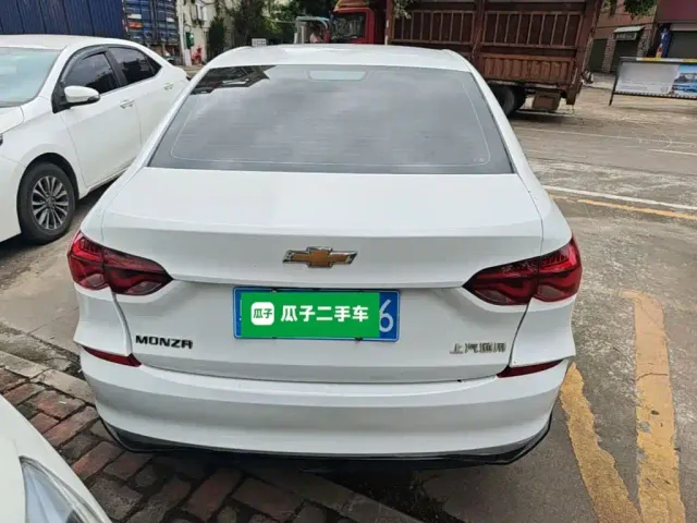 Chevrolet Monza — Фото автомобиля 5