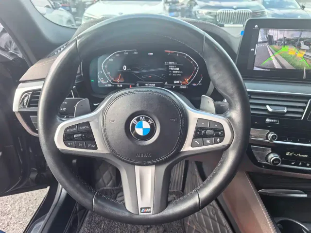 BMW 5 Series — Фото автомобиля 6