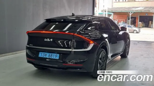 Kia EV6 — Фото автомобиля 2
