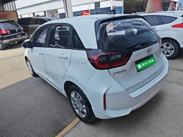 Honda Fit — Фото автомобиля 4