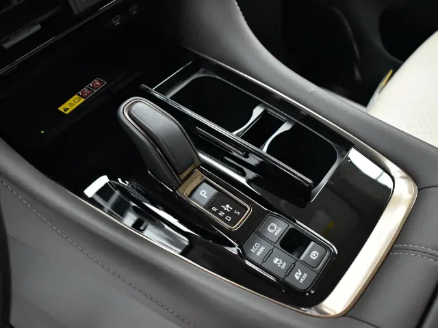 Toyota Alphard — Фото автомобиля 13