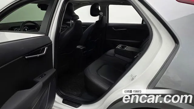 Kia Niro — Фото автомобиля 16
