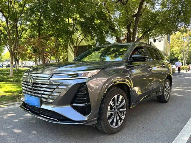 Changan CS75 Plus — Фото автомобиля 2