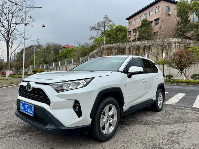 Фотография автомобиля — Toyota RAV4