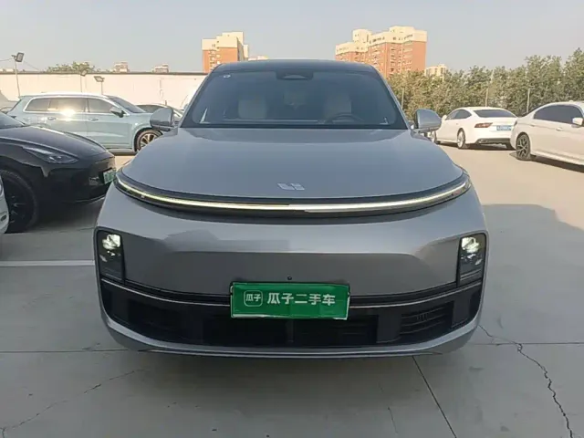 Li Auto L8 — Фото автомобиля 2
