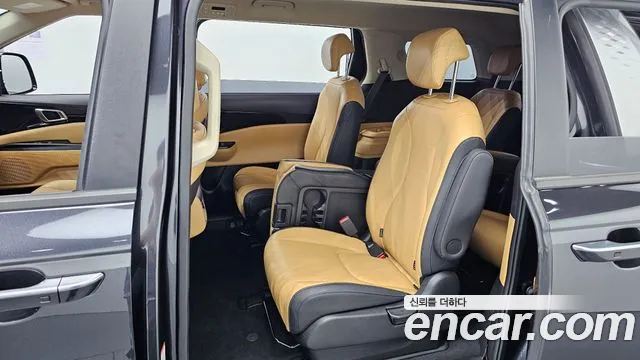 Kia Carnival Generation 4 — Фото автомобиля 12