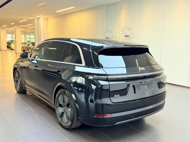 Li Auto L7 — Фото автомобиля 4