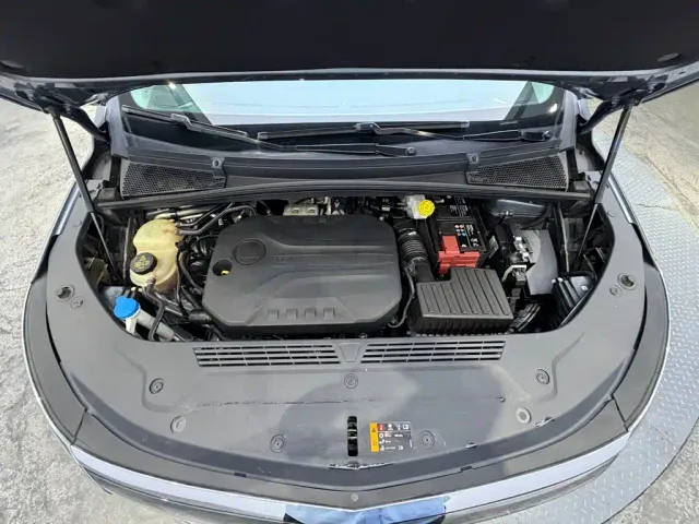Roewe iMAX8 — Фото автомобиля 10