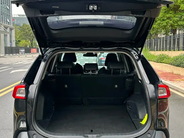 Toyota Wildlander — Фото автомобиля 7