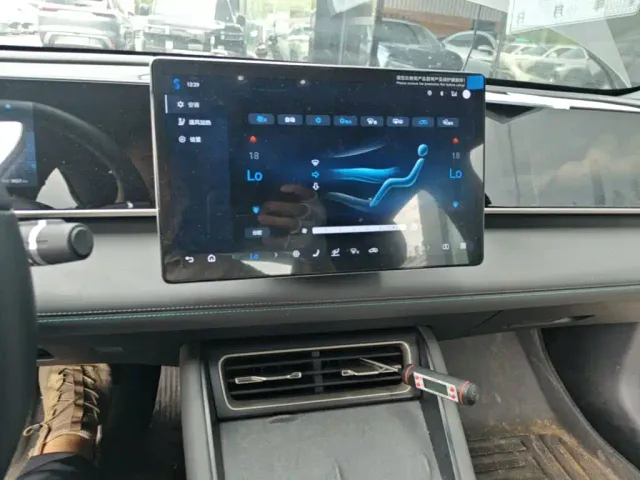 BYD Qin L — Фото автомобиля 12