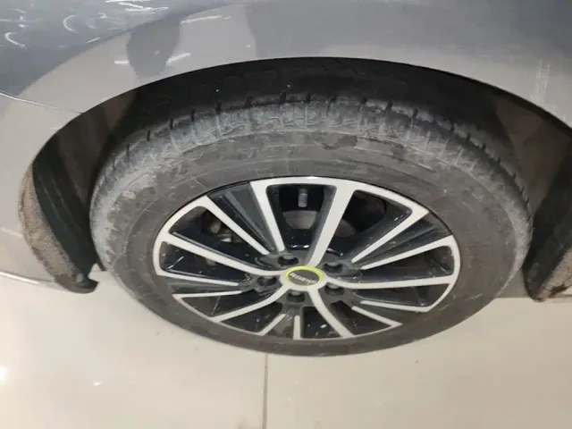 Roewe i5 — Фото автомобиля 22