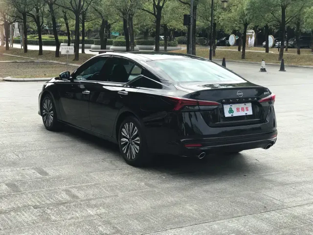 Nissan Teana — Фото автомобиля 15