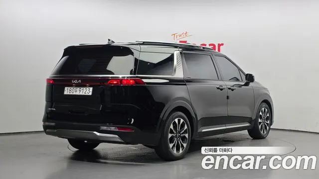 Kia Canival — Фото автомобиля 2