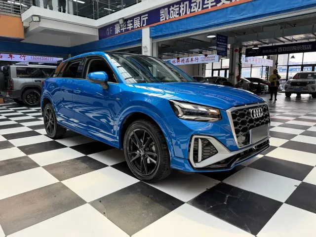 Audi Q2L — Фото автомобиля 3