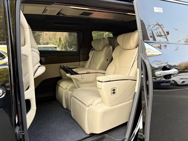 Toyota Alphard — Фото автомобиля 11