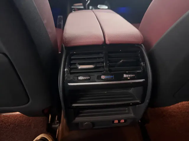 BMW 5 Series — Фото автомобиля 11