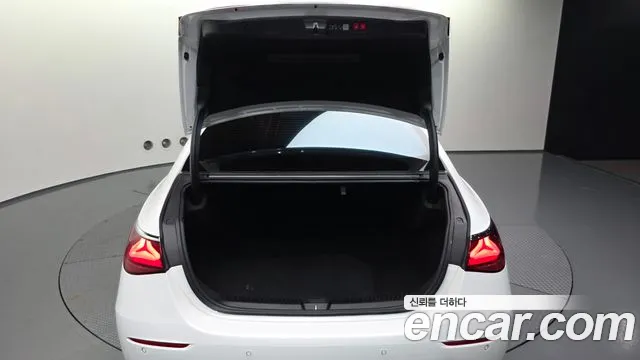 Mercedes-Benz E-Class E-класс W214 E300 4MATIC Exclusive — Фото автомобиля 14