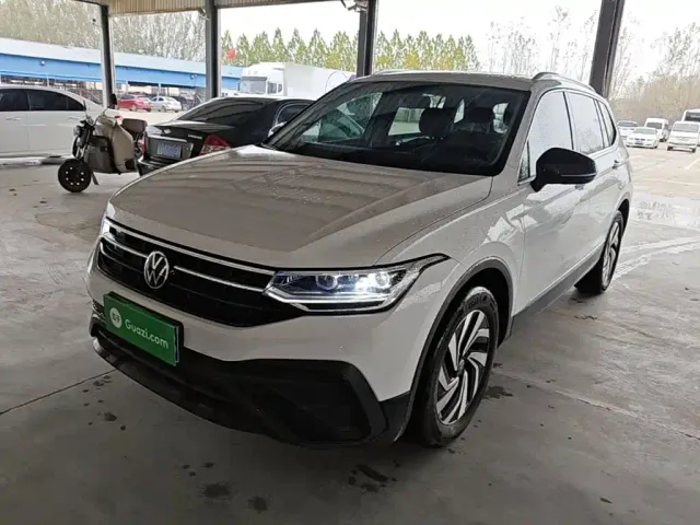 Фотография автомобиля — Volkswagen Tiguan L