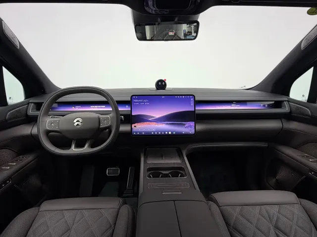 Nio ES8 — Фото автомобиля 14